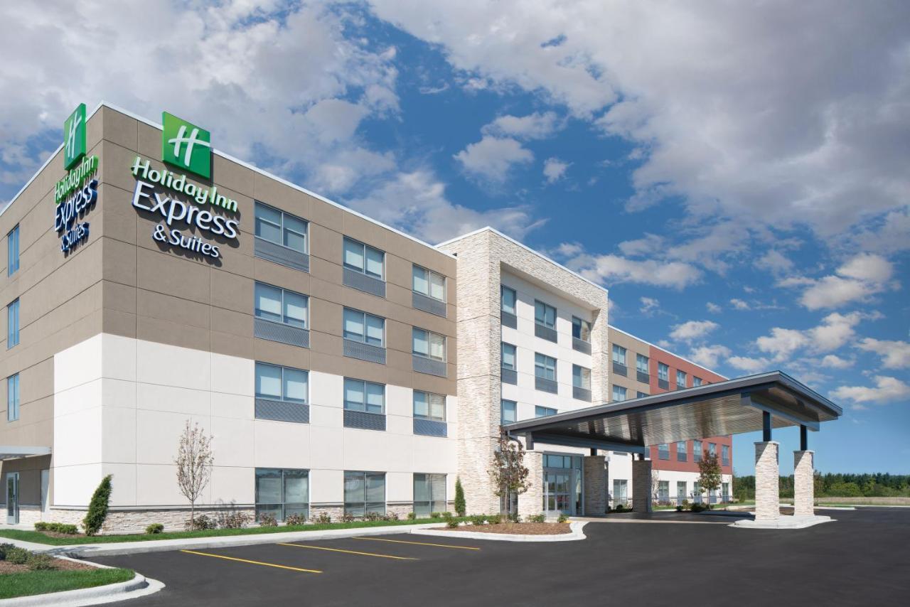 Holiday Inn Express & Suites - Elkhorn - Lake Geneva Area By Ihg Exterior foto