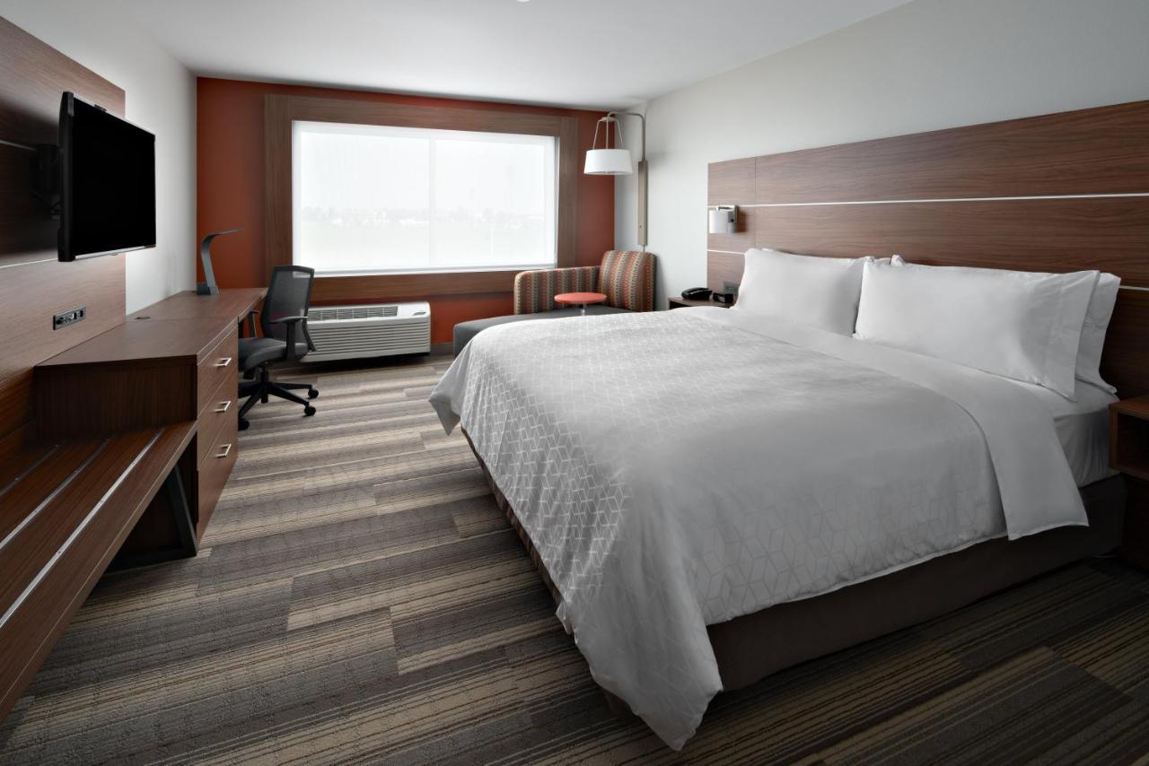 Holiday Inn Express & Suites - Elkhorn - Lake Geneva Area By Ihg Exterior foto