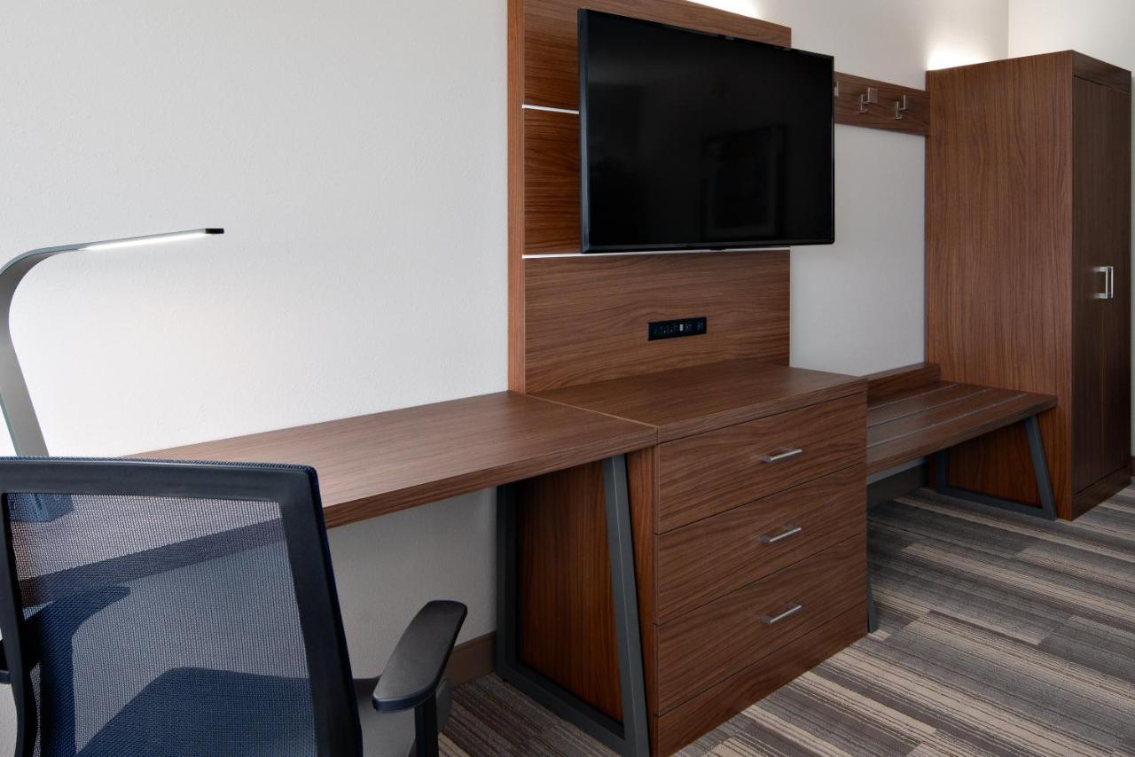 Holiday Inn Express & Suites - Elkhorn - Lake Geneva Area By Ihg Exterior foto